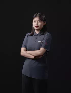 Leona Zhang